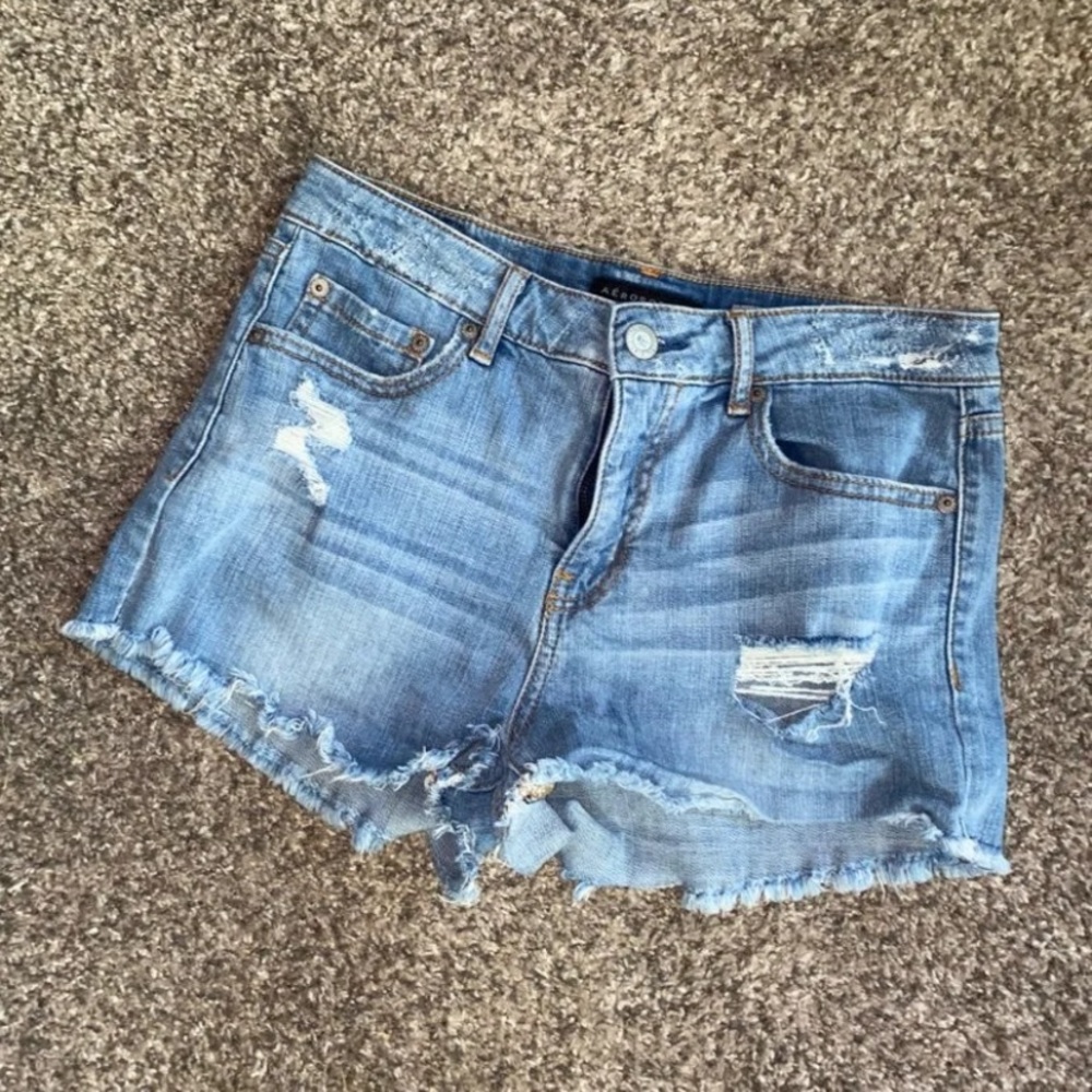 Highwaisted jean shorts